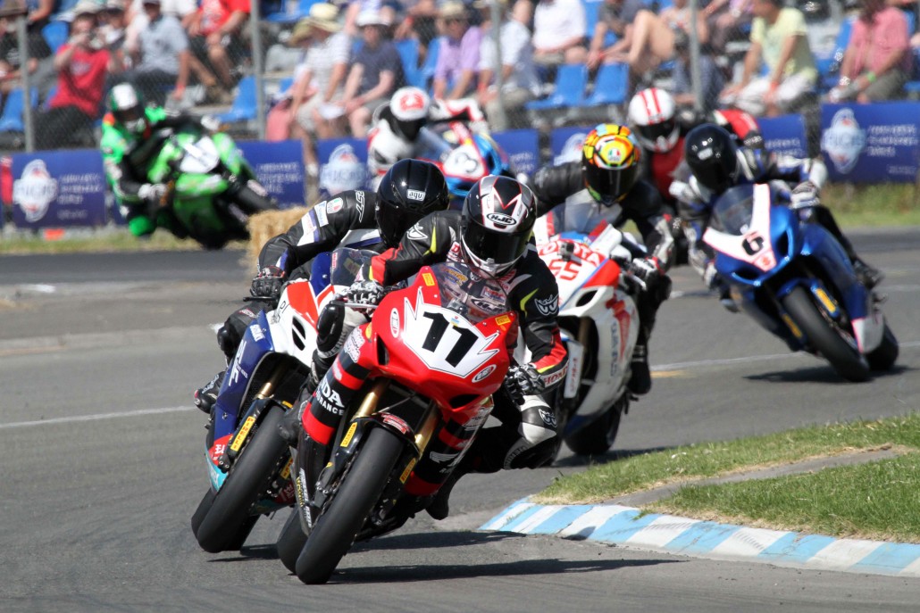 Tony-Rees-leads-Scott-Moir-in-the-2014-F1-Superbike-race-2.-1m-TStevensonPic-381