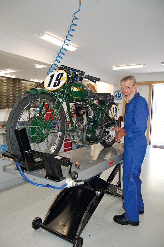 _New Zealand Classic Motorcycles Alastair Ford, volunteer mechanic working on Rudge Ulster (35)_web