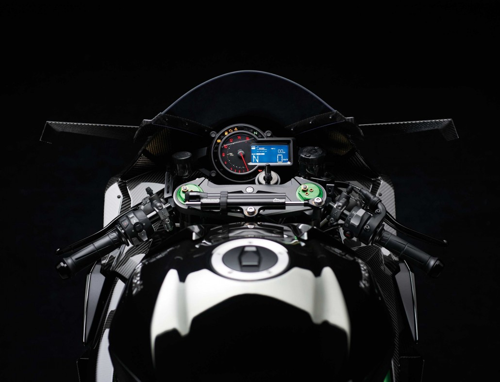 [114014]%2015ZX1000P40SGRYFMEA00DC