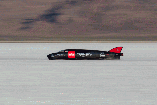 TriumphRocketStreamliner
