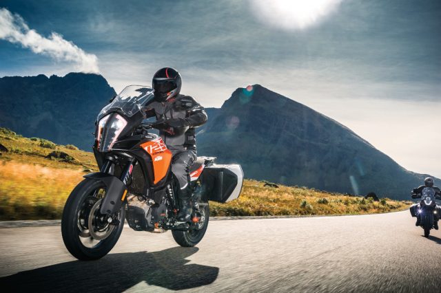KTM 1290 SUPER ADVENTURE S_KTM 1090 ADVENTURE