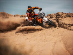 890 Rally R