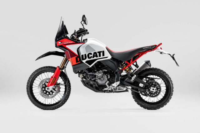 MY_2024_DESERTX_RALLY _2__UC557602_High ducati deserto rally
