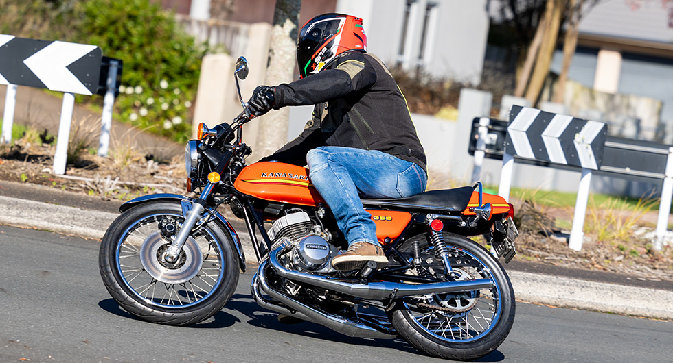 Kawasaki S2 Mach-II review