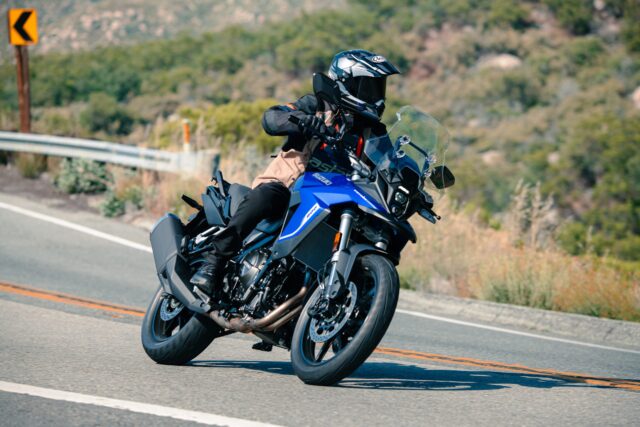 dl800rqm4_action_37 Suzuki v-strom 800