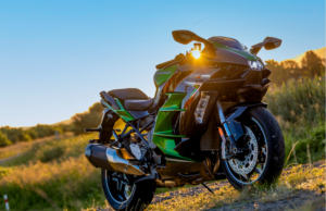 Kawasaki Ninja H2 SX SE review