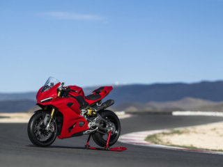 Ducati Panigale V2, Panigale V2S review test
