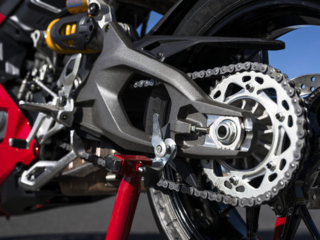 Ducati Panigale V2, Panigale V2S review test chain