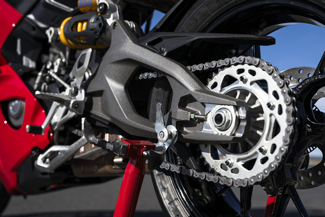 Ducati Panigale V2, Panigale V2S review test chain