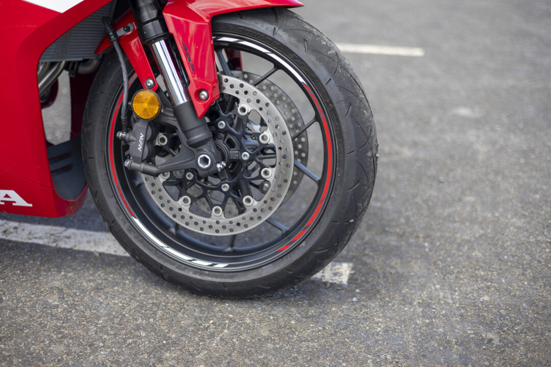 2025 Honda CBR650R E-Clutch brakes