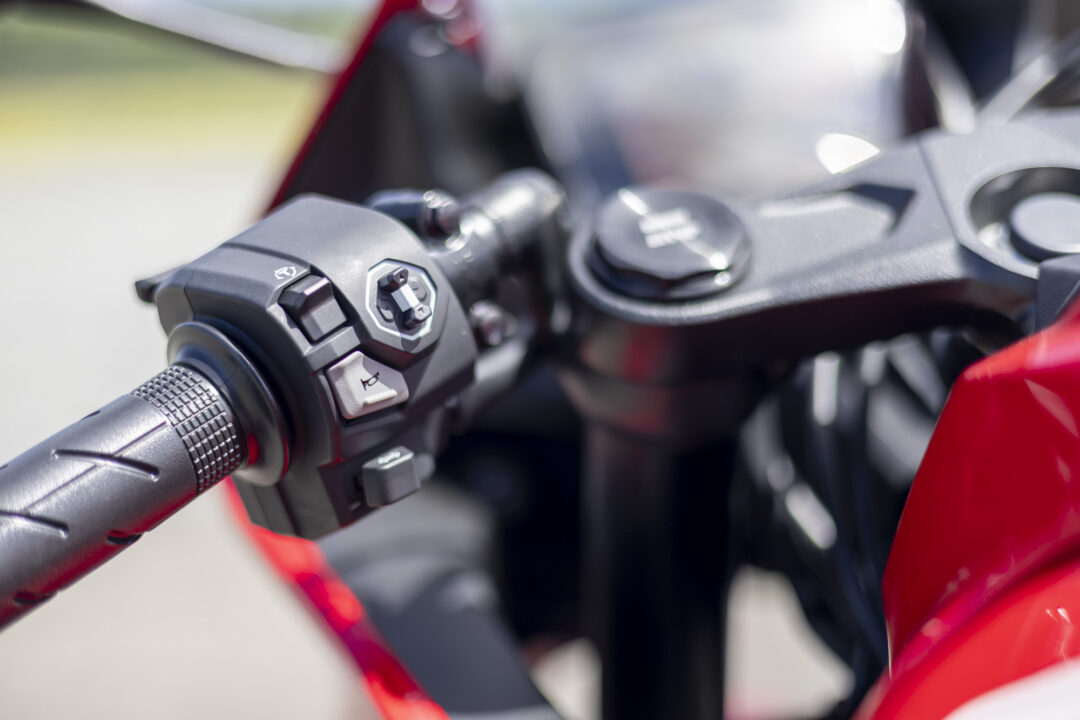 2025 Honda CBR650R E-Clutch new switches