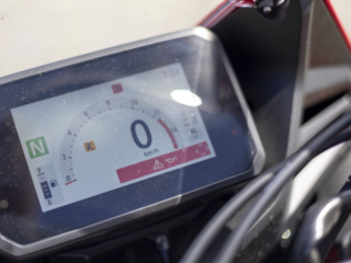 2025 Honda CBR650R E-Clutch new TFT dash