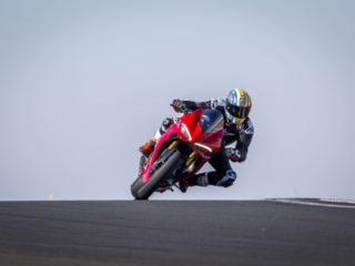 Ducati Panigale V2, Panigale V2S review test
