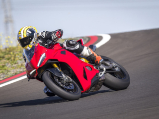 Ducati Panigale V2, Panigale V2S review test
