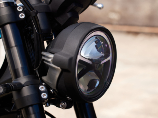 OE_SpeedTwin900_MY25_000035_JP 2025 Triumph Speed Twin 900 review headlight