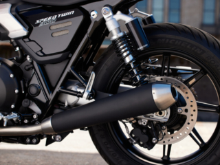 OE_SpeedTwin900_MY25_000287_JP 2025 Triumph Speed Twin 900 review exhaust