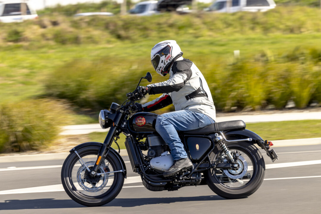 BSA Gold Star action cornering