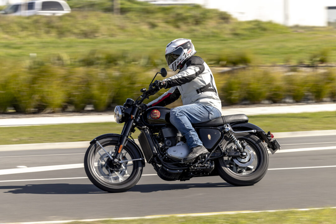 BSA Gold Star action cornering