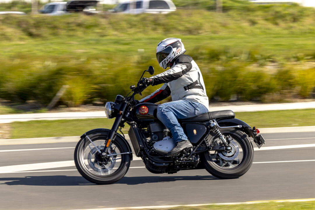 BSA Gold Star action cornering