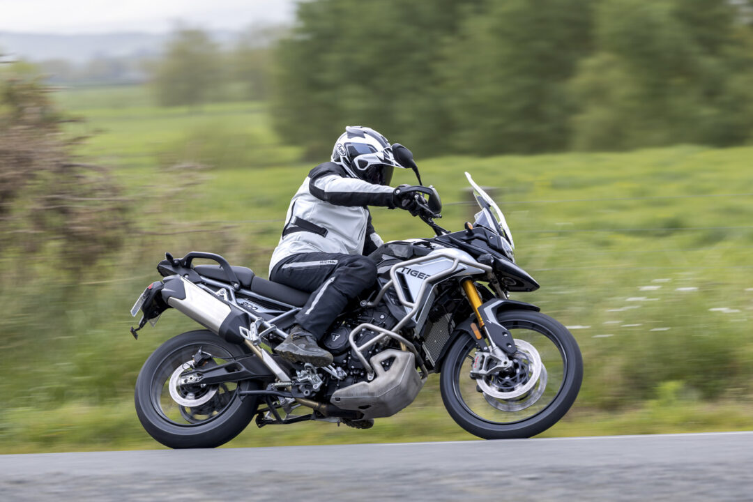 Triumph_Tiger_900_Rally-Pro__Offroad, Arai Adventure Helmet, Triumph Jacket