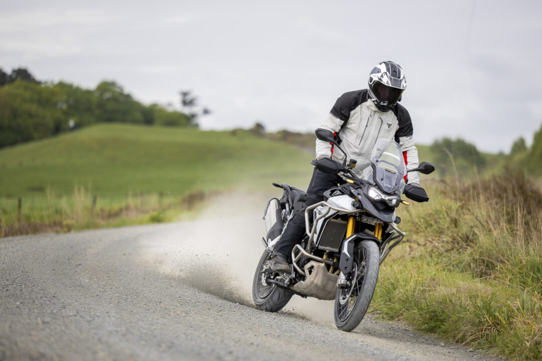 Triumph_Tiger_900_Rally-Pro__Offroad, Arai Adventure Helmet, Triumph Jacket