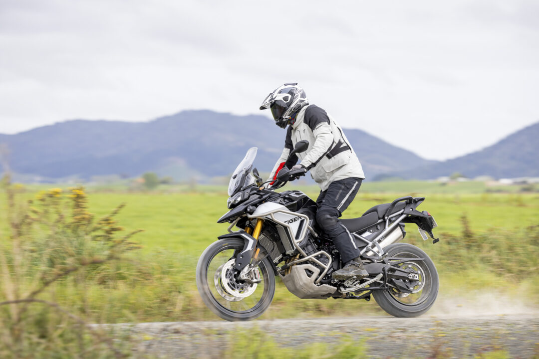 Triumph_Tiger_900_Rally-Pro__Offroad, Arai Adventure Helmet, Triumph Jacket