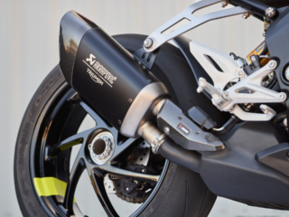 Triumph Speed Triple 1200RX akrapovic exhaust