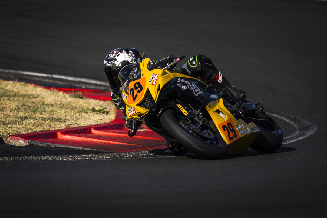 NZSBK racing Yamaha R7