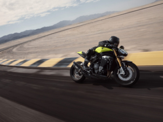 Triumph Speed Triple 1200RX action track