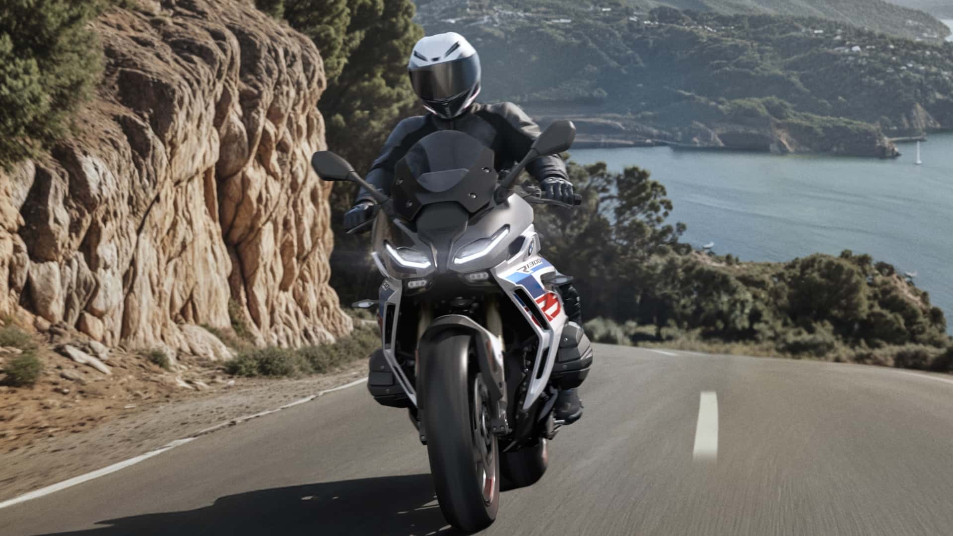 BMW R1300 RS and R1300 RT: