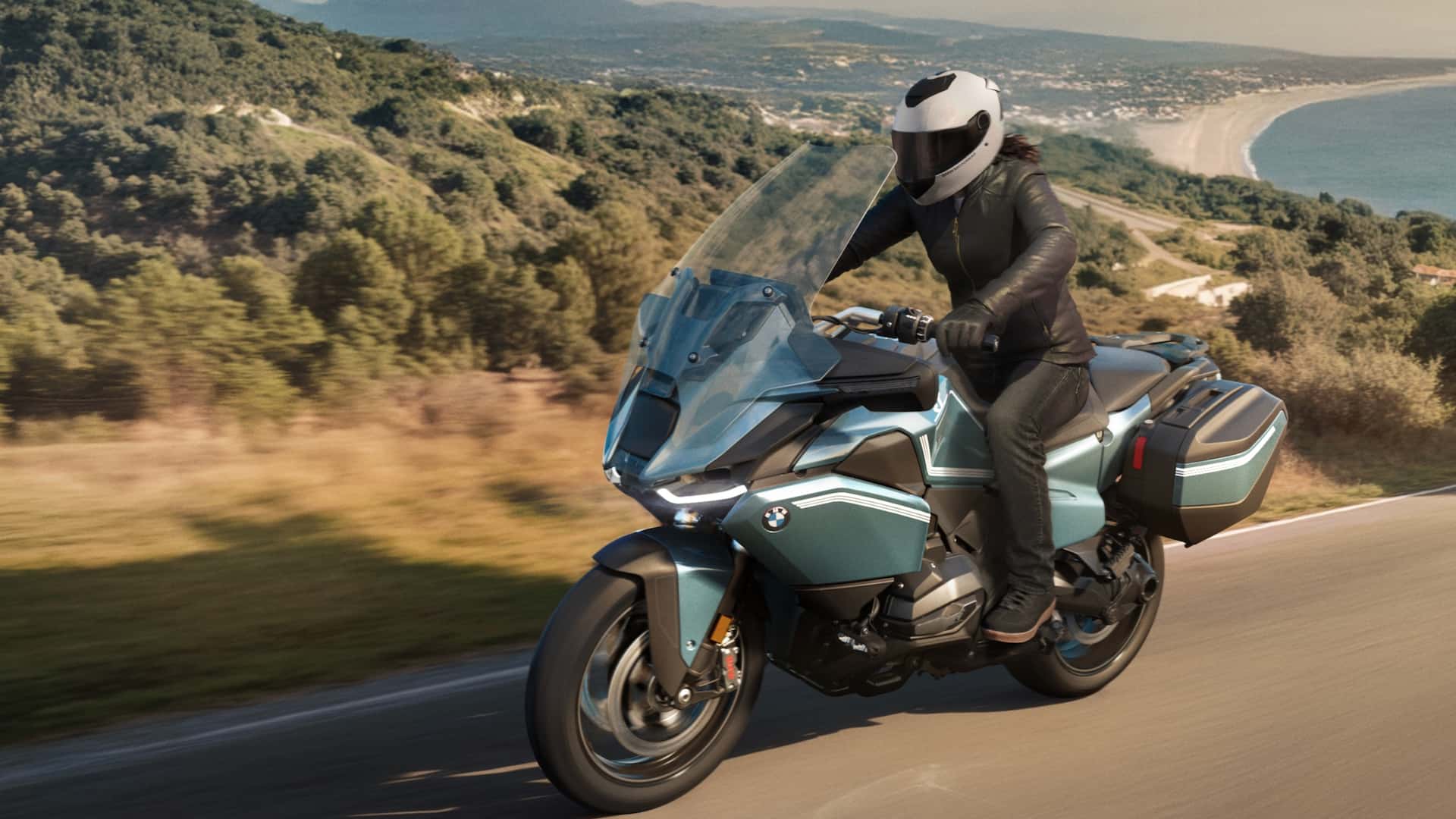 BMW R1300 RS and R1300 RT: