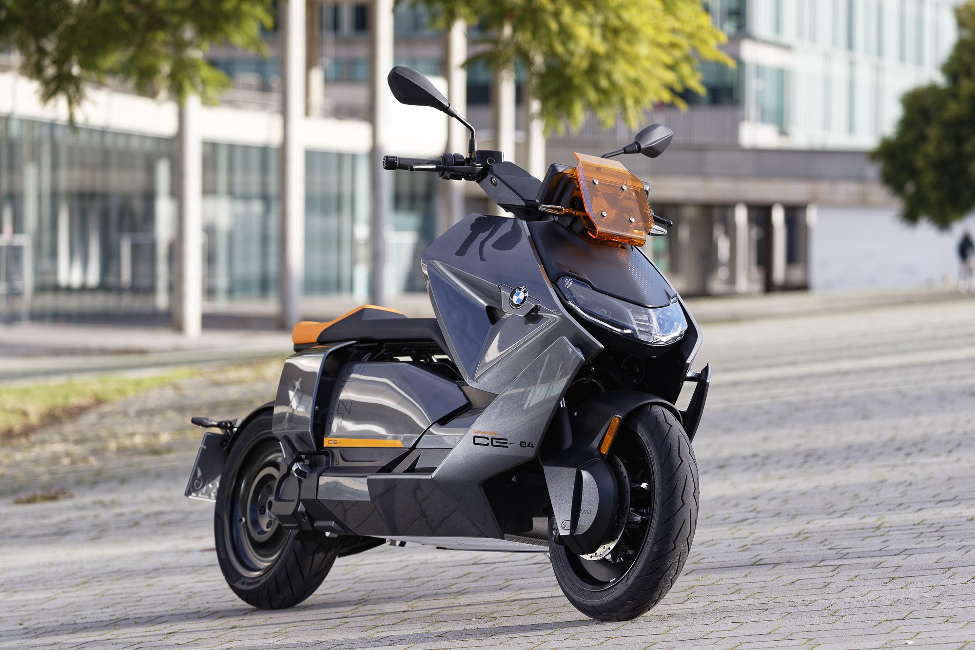 BMW CE 04