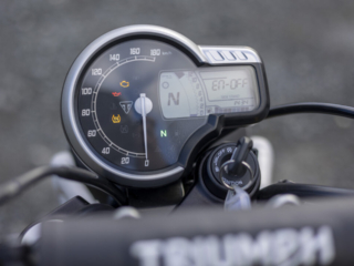Triumph Scrambler 400X dash