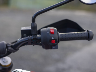 Triumph Scrambler 400X switch