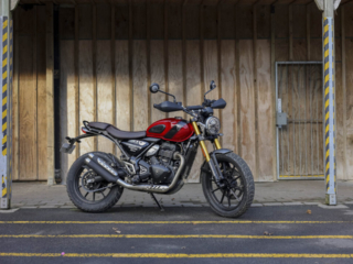 Triumph Scrambler 400X static
