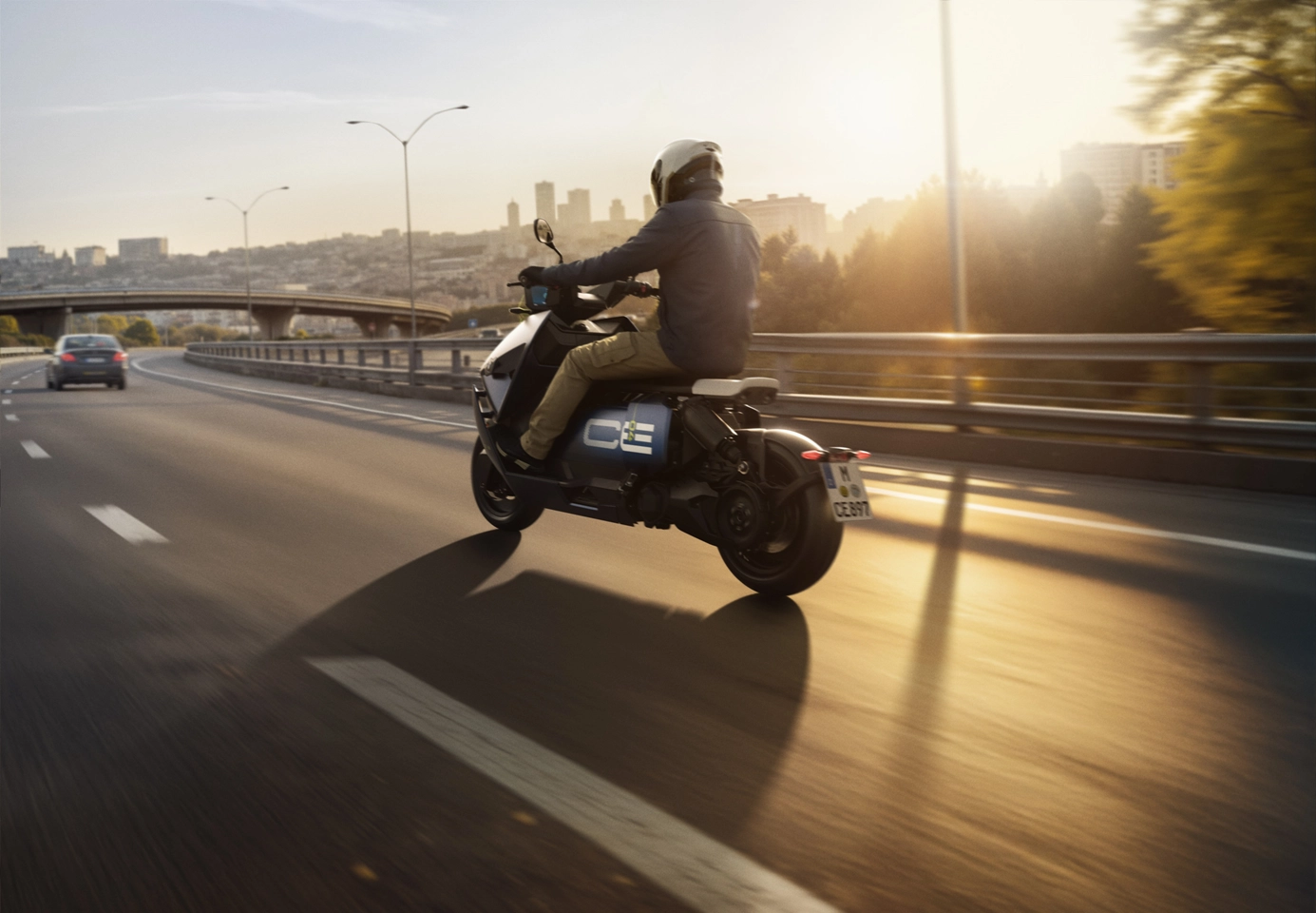 2025 BMW CE04