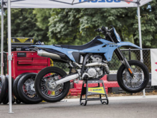 2025 Suzuki DR-Z4SM pit