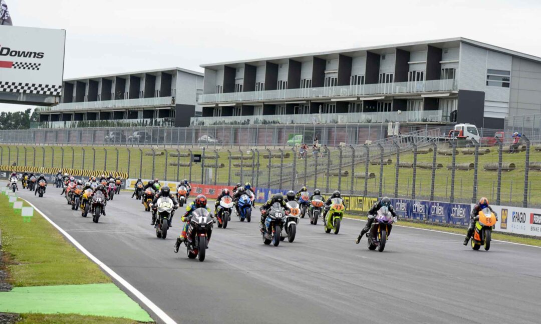 Auckland Motorcycle Club series Hampton Downs start