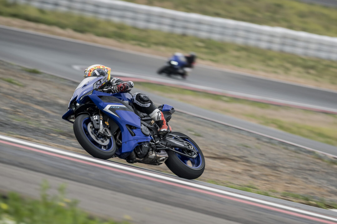 2025_Yamaha_YZF-R9 track action