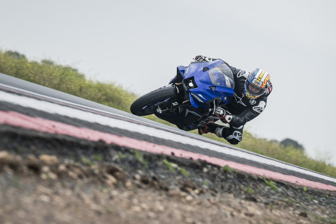 2025_Yamaha_YZF-R9 track action