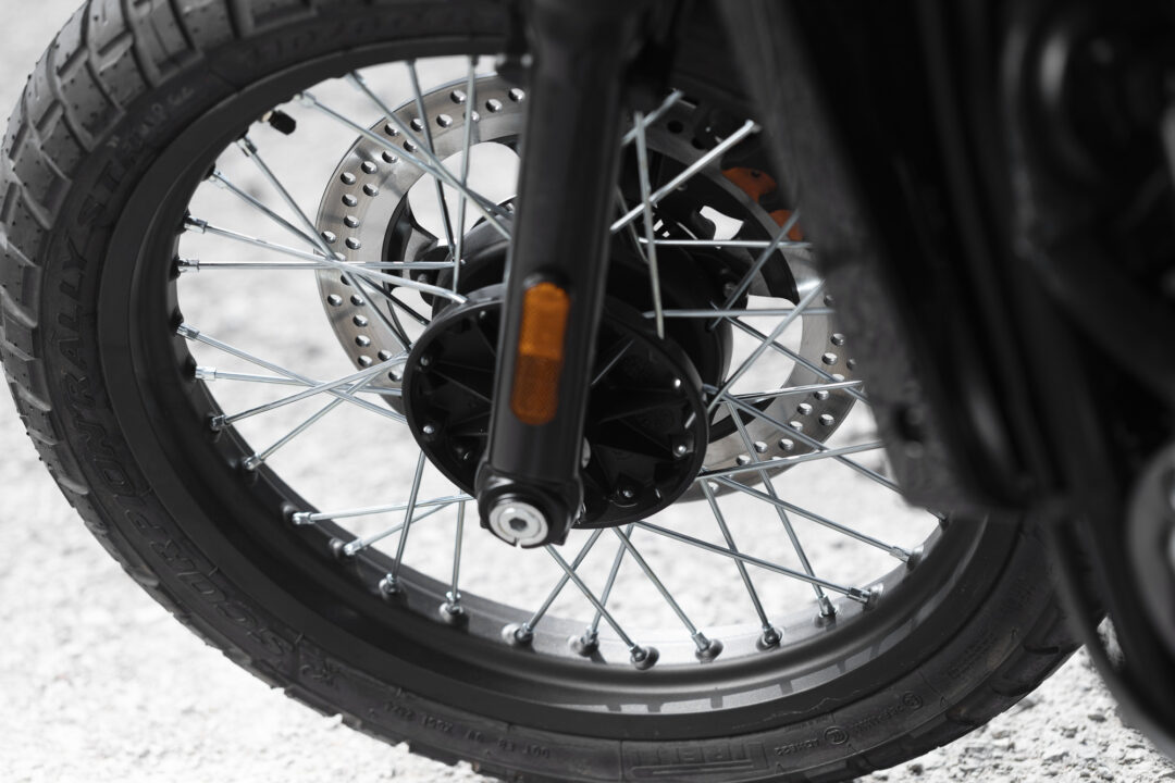 BSA_Scrambler_650 wheel