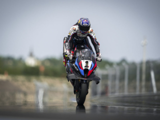 BMW WSBK Toprak Razgatlioglu Rokit BMW review test track action