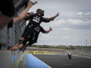 BMW WSBK Toprak Razgatlioglu Rokit BMW review test track action