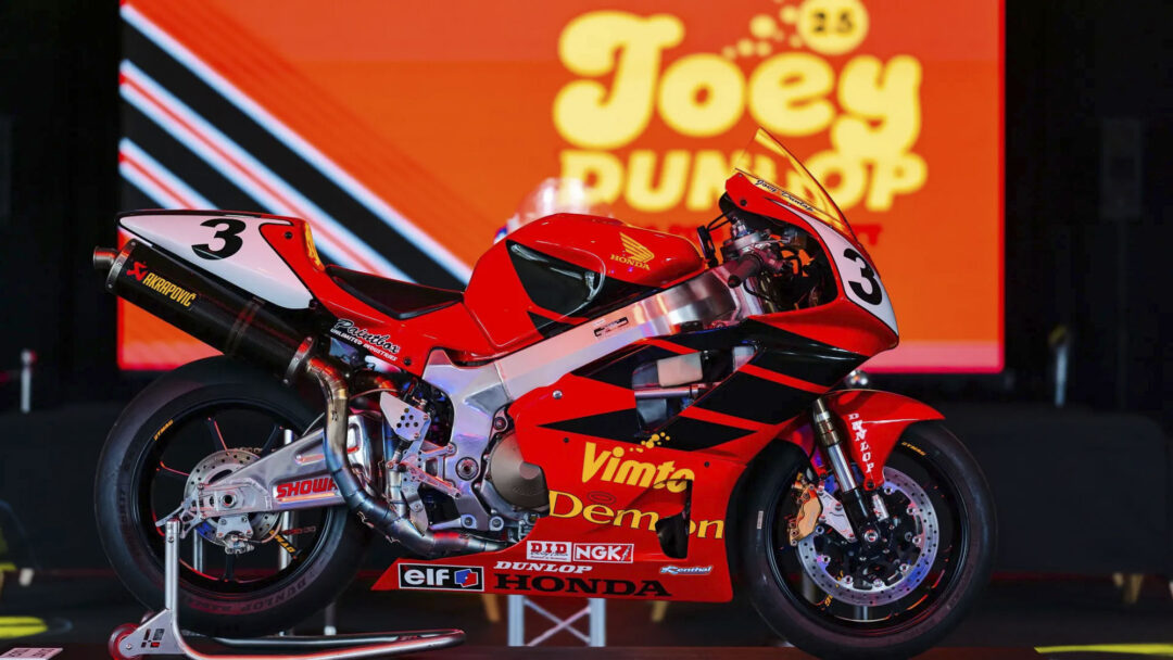 Between The Hedges-Isle of Man TT Joey Dunlop Tribute Video
