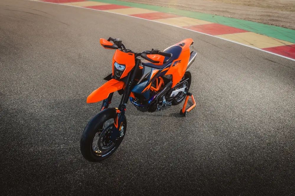 2025 KTM 690 SMC R and Enduro R
