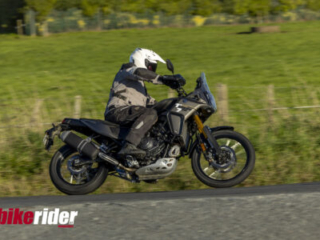 2025 Yamaha T&eacute;n&eacute;r&eacute; 700 road action