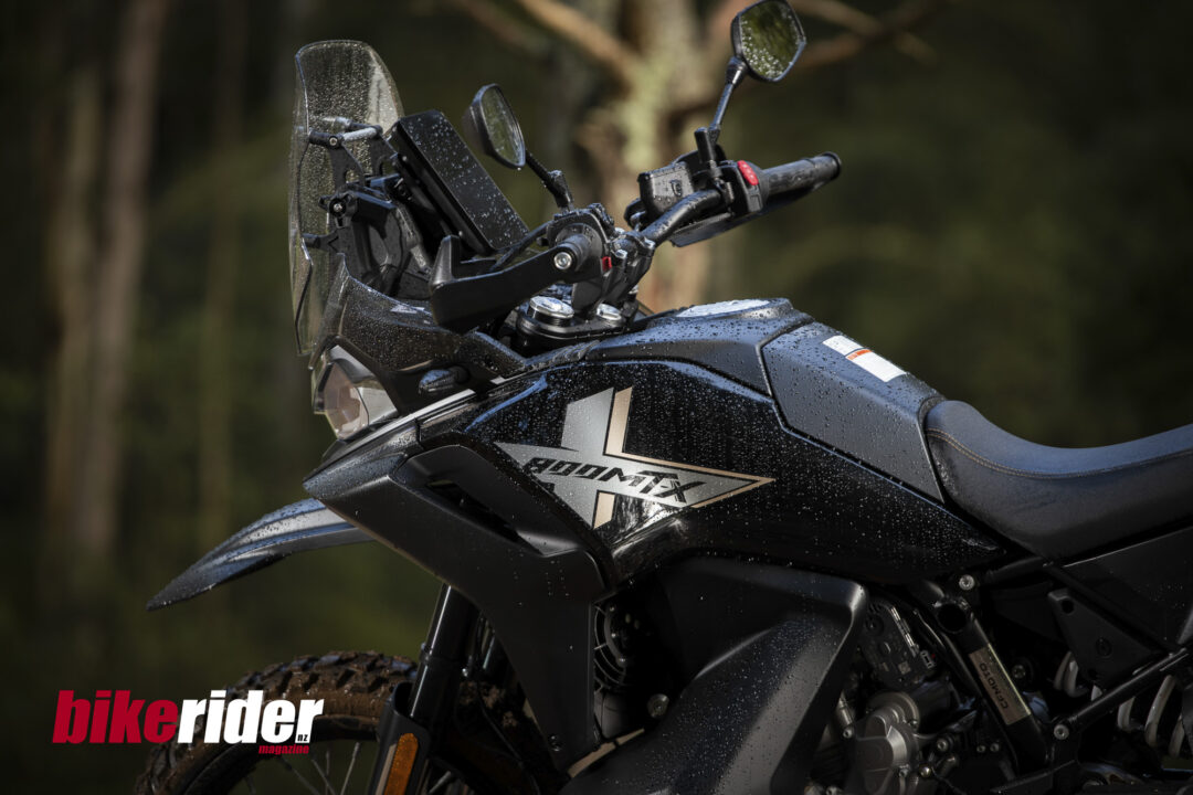 CFMoto 800MT-X black static adjustable screen