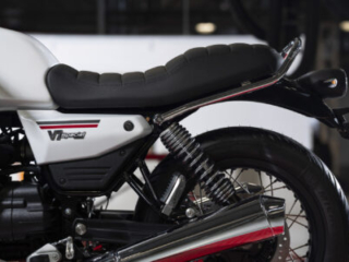 Moto Guzzi V7-Special_2025