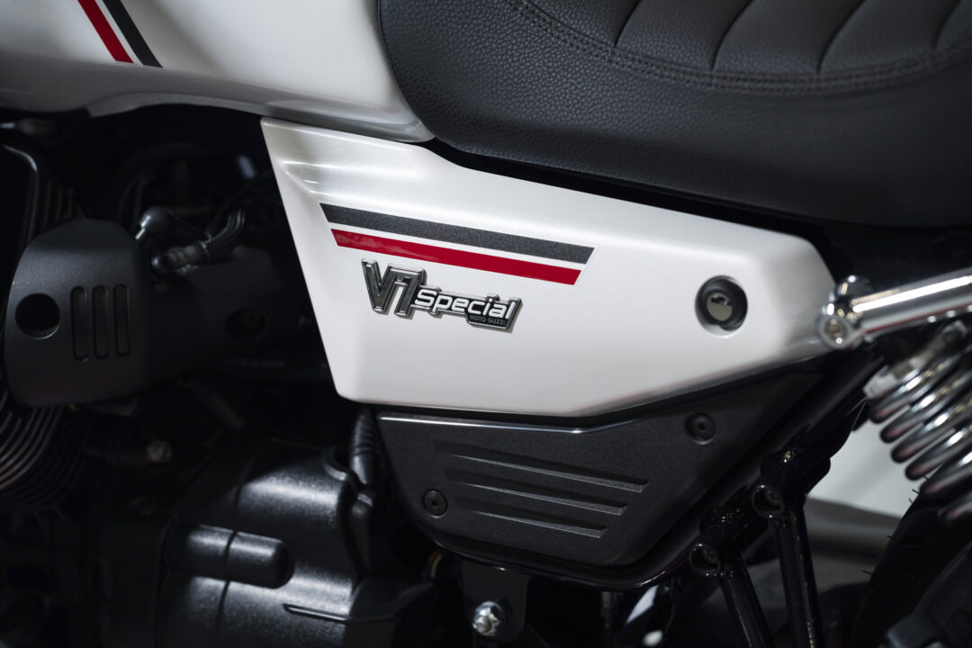 Moto Guzzi V7-Special_2025