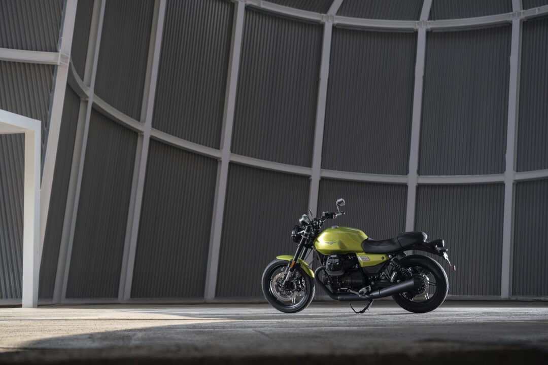 Moto Guzzi V7-Sport_2025 static